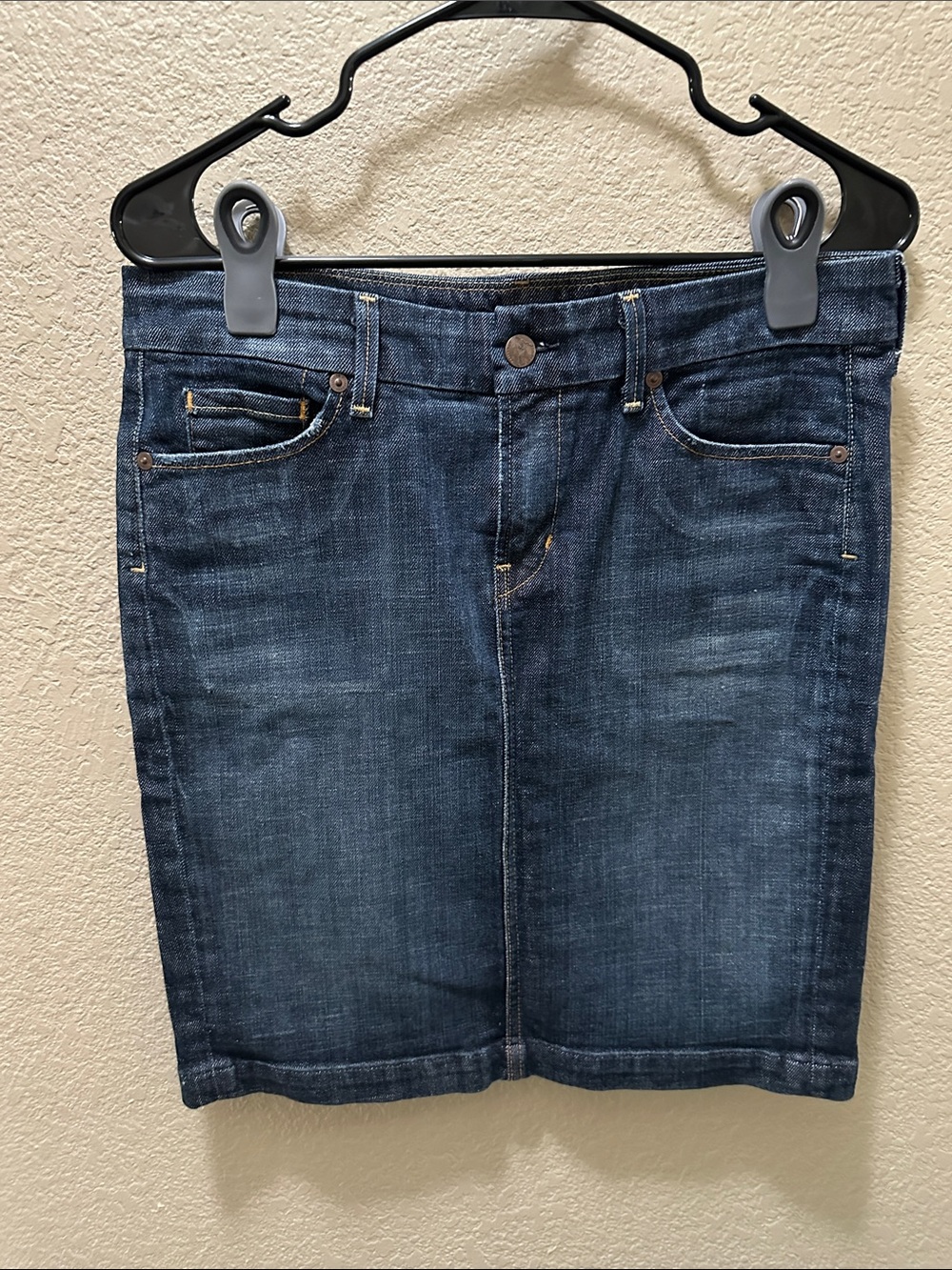 Citizens of humanity dark blue denim, pencil skirt size 29